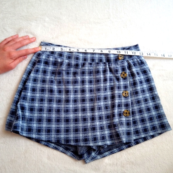 ULTRA FLIRT - NWOT Blue Plaid Skirt Skort w/Button Wrap Detail Shorts Un… - Picture 7 of 8